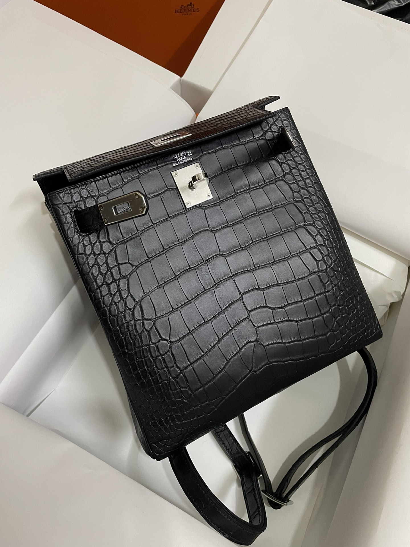 에르메스 켈리 아도 백팩 악어가죽 은장 블랙